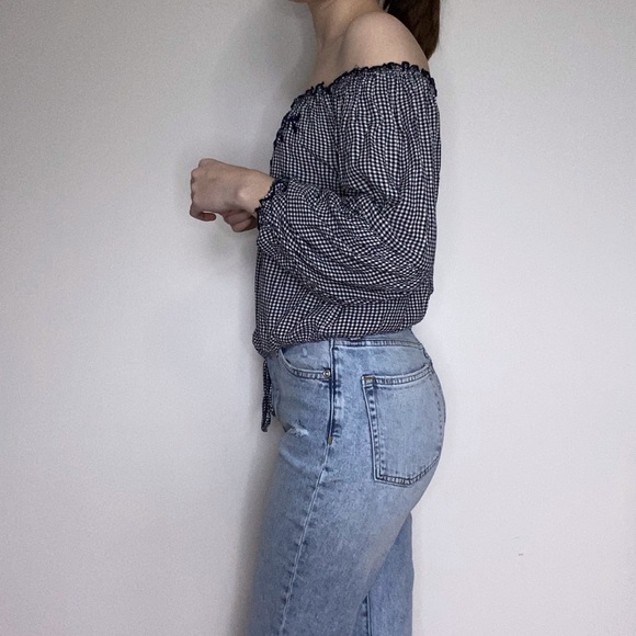 Hollister Off the Shoulders Shirt - Picture 2 of 3